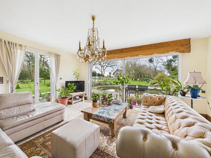 Propriété - 323 m² - 13 pièces