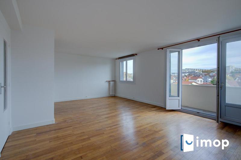 Appartement - 80 m² - 5 pièces