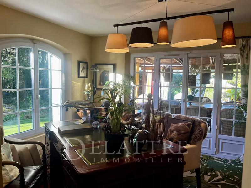 Villa - 259 m² - 5 pièces