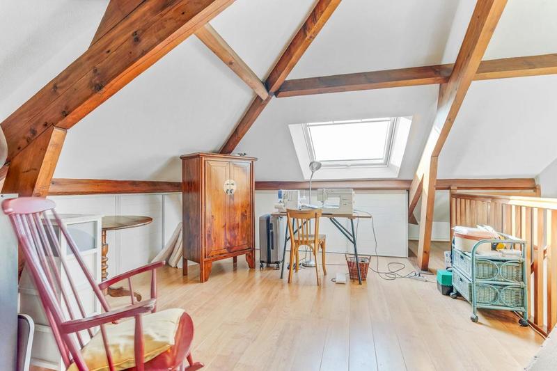 Maison - 238 m² - 11 pièces