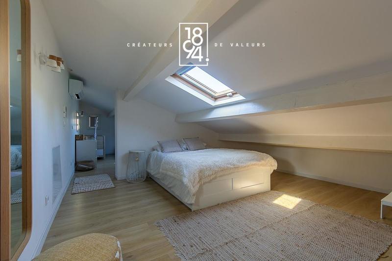 Maison - 180 m² - 5 pièces