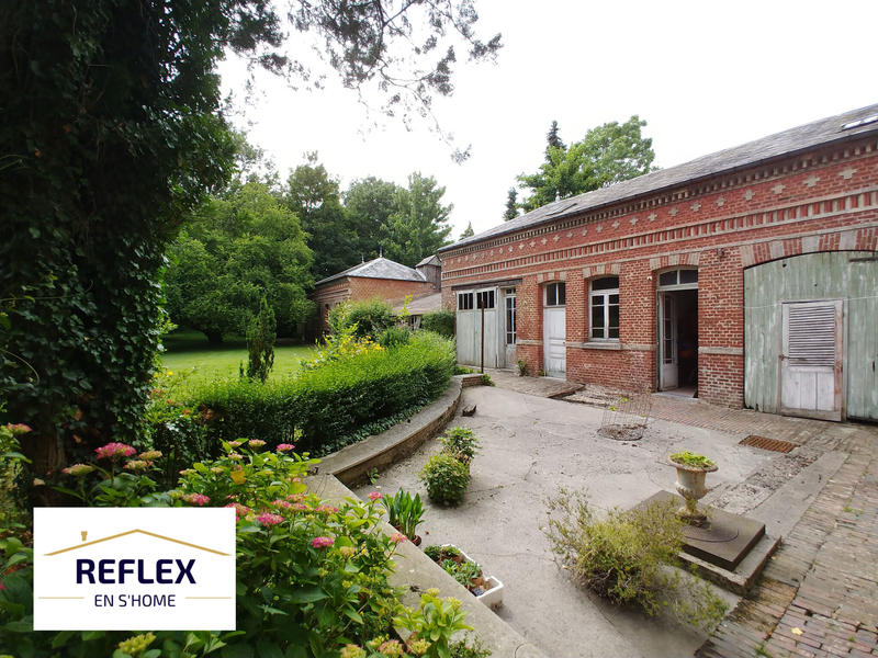 Propriété - 900 m² - 30 pièces