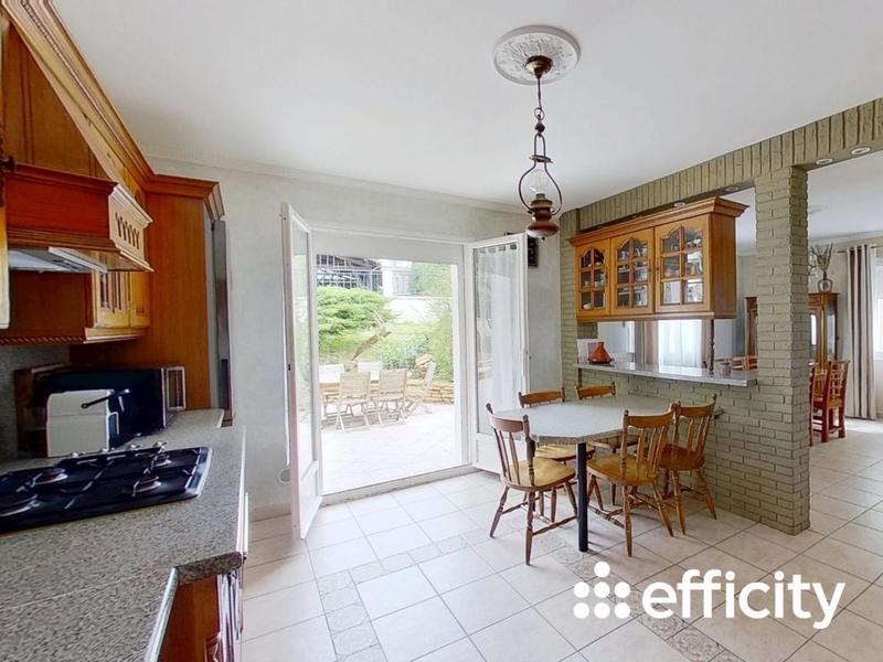 Maison - 186 m² - 8 pièces