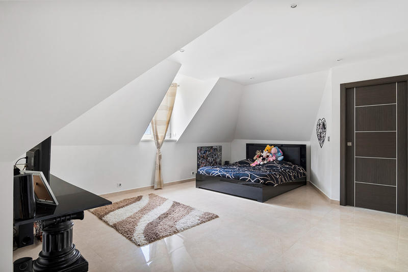 Villa - 471 m² - 15 pièces