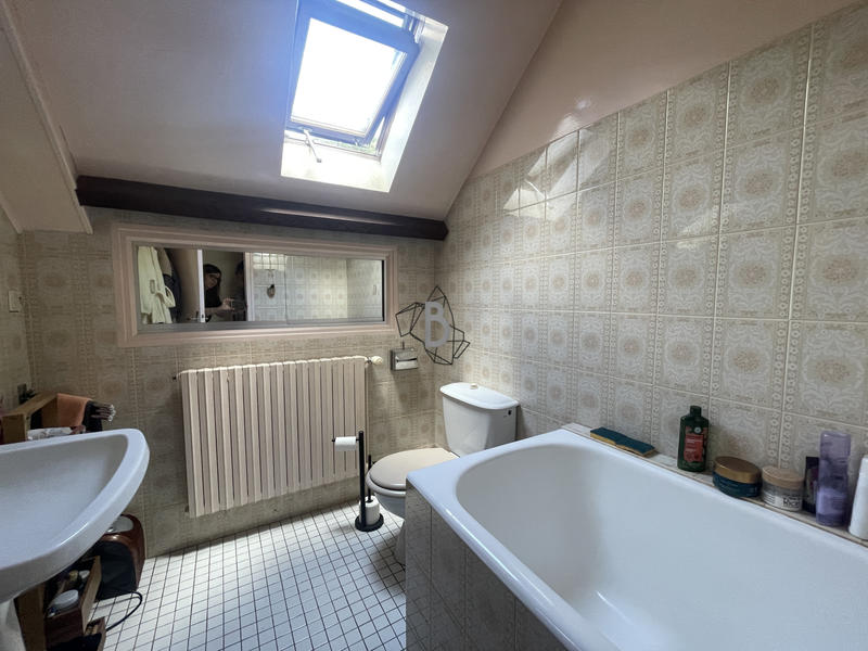 Maison - 230 m² - 10 pièces