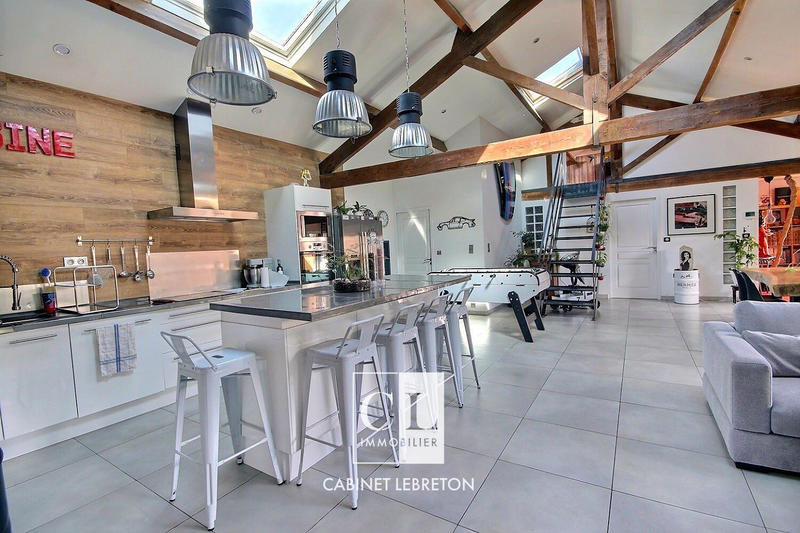 Loft - 174 m² - 4 pièces