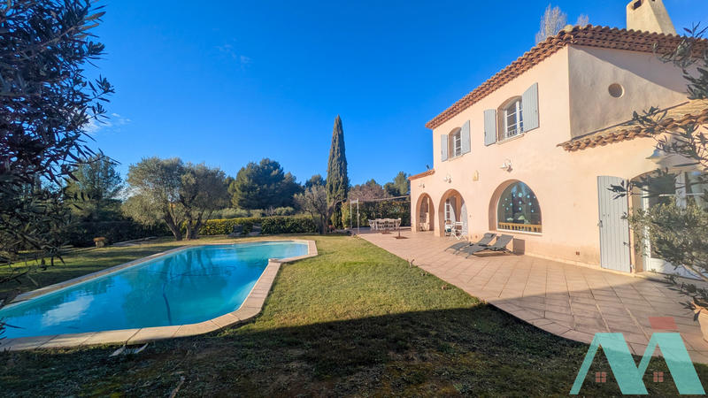 Maison - 185 m² - 5 pièces