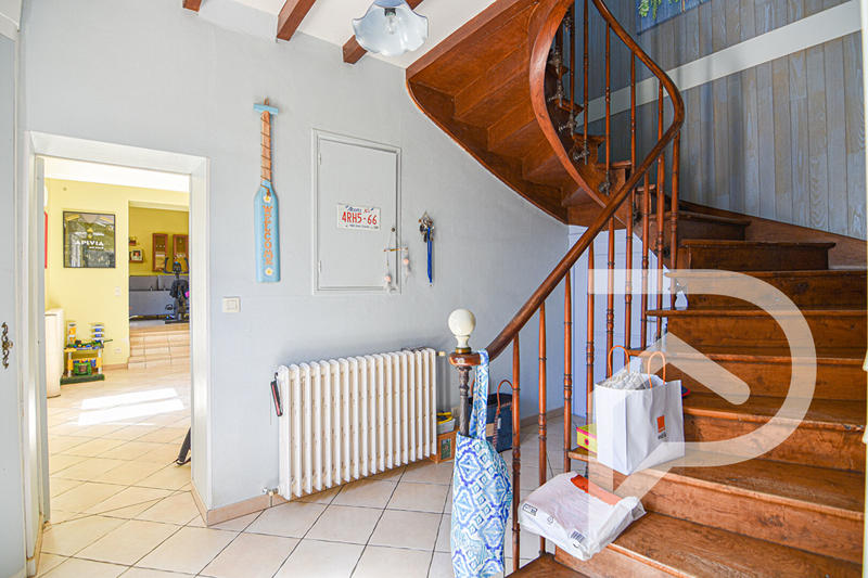 Maison - 187 m² - 11 pièces