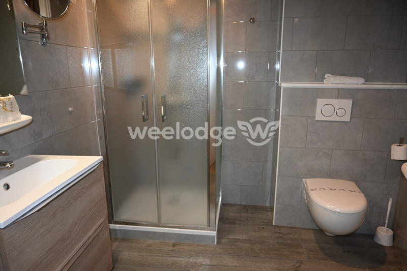 Local commercial - 906 m²