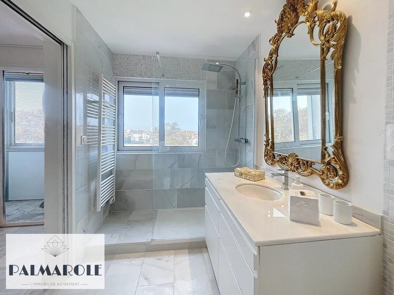 Appartement - 85 m² - 3 pièces