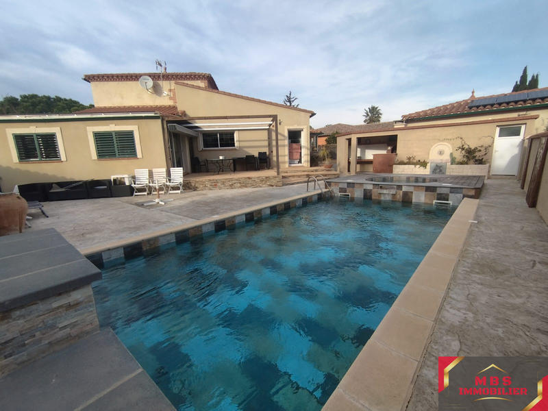 Propriété - 202 m² - 5 pièces