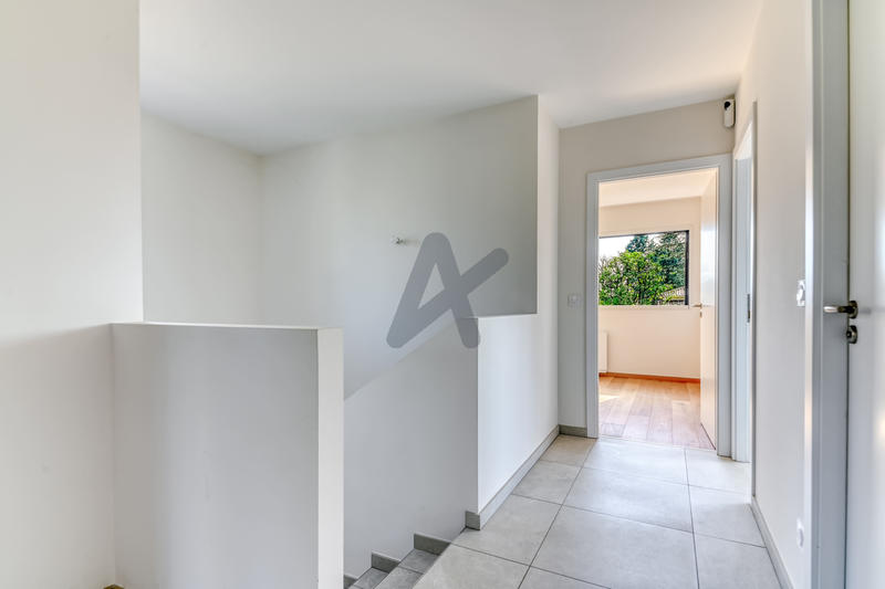 Maison - 189 m² - 7 pièces