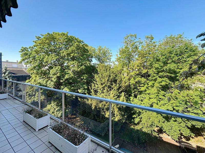 Appartement - 200 m² - 6 pièces