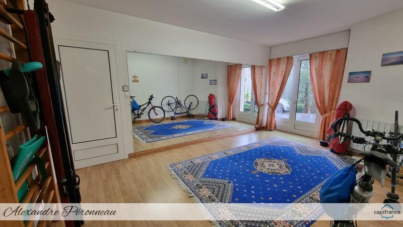 Maison d'architecte - 307 m² - 9 pièces