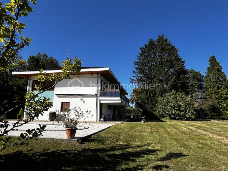 Maison d'architecte - 230 m² - 8 pièces