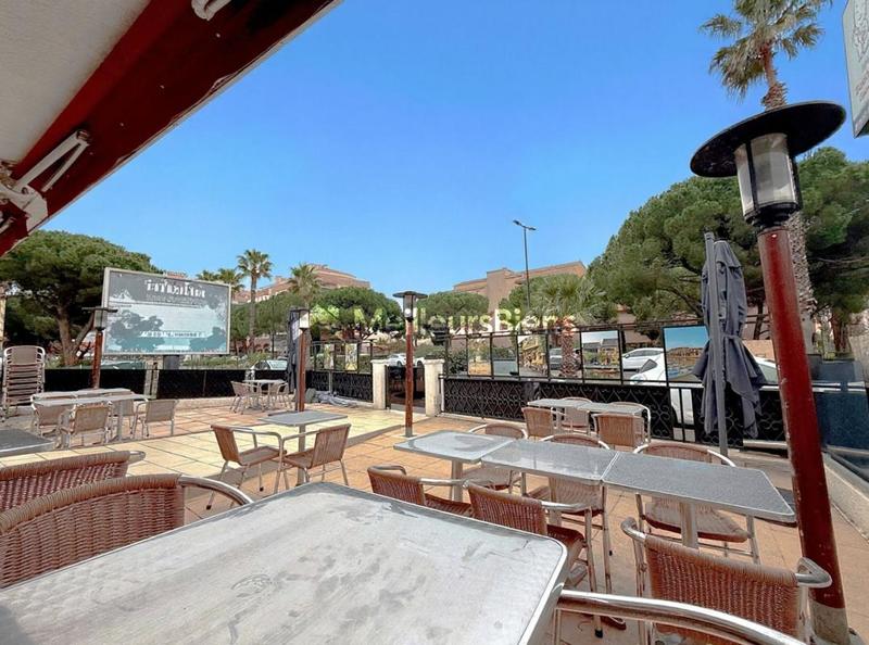 Local commercial - 202 m² - 4 pièces