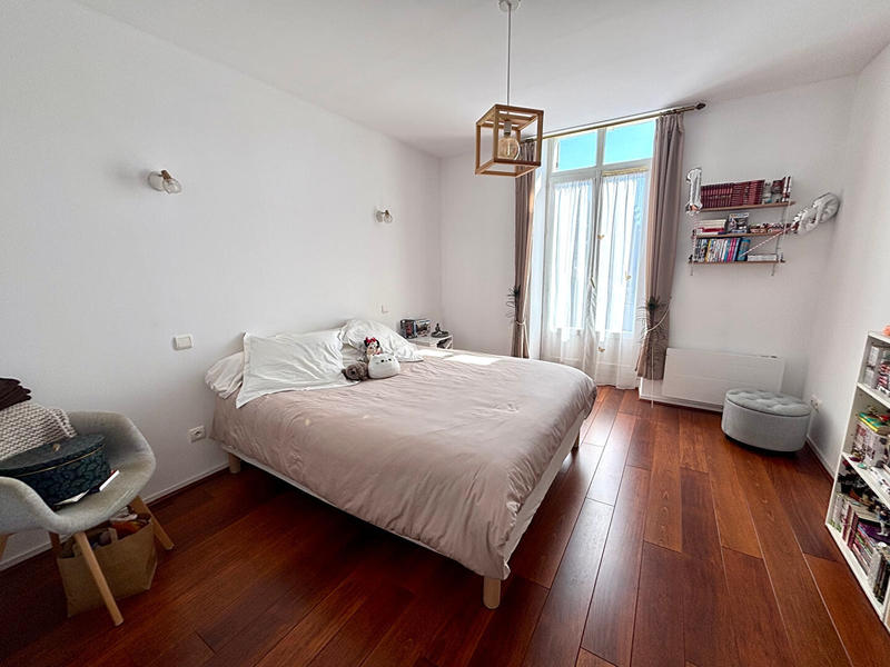 Maison - 212 m² - 8 pièces