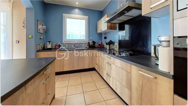 Maison traditionnelle - 116 m² - 6 pièces