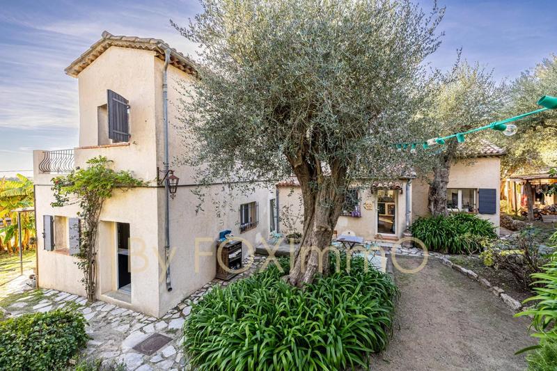 Villa - 195 m² - 8 pièces