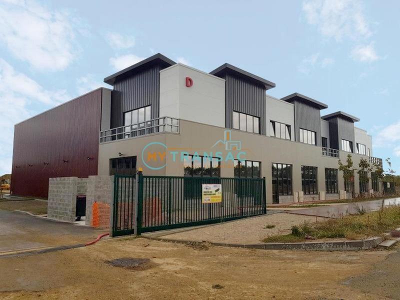 Local d'activité / Entrepôt - 647 m²