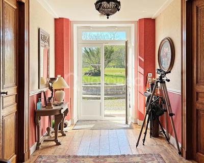 Propriété - 683 m² - 18 pièces