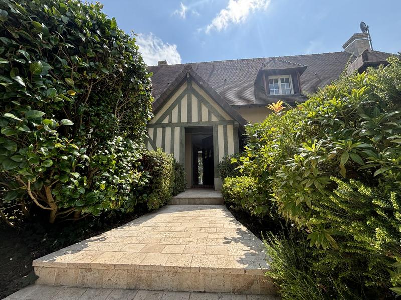 Maison traditionnelle - 130 m² - 7 pièces