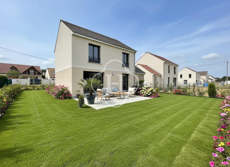 Maison traditionnelle - 105 m² - 5 pièces