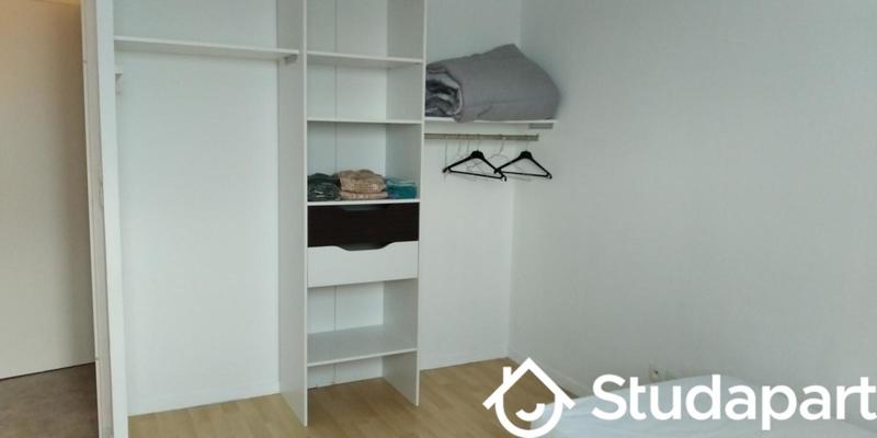 Chambre - 11 m² - 1 pièce