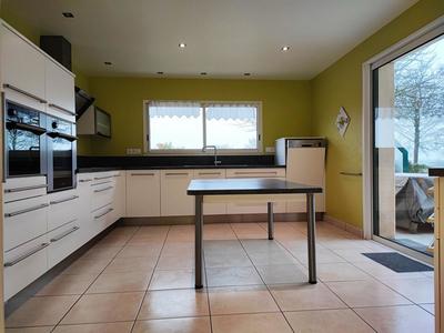 Maison - 181 m² - 8 pièces