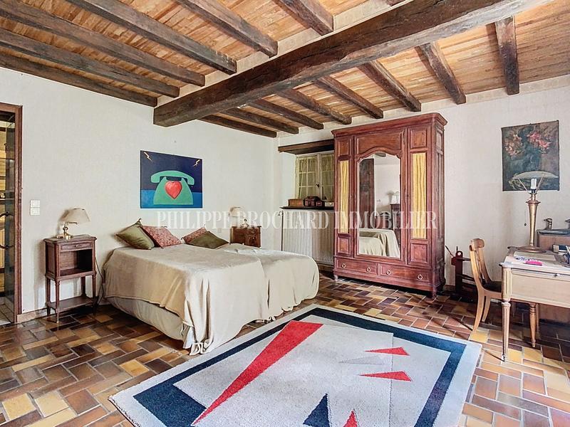 Maison ancienne - 227 m² - 8 pièces