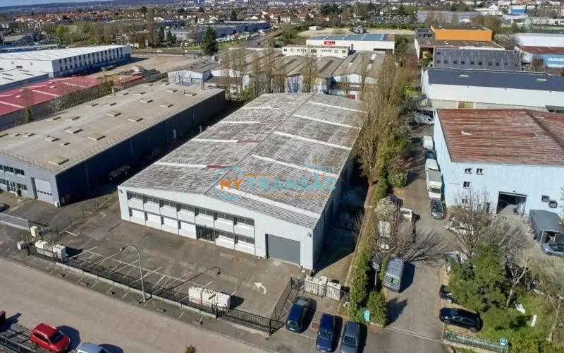 Local d'activité / Entrepôt - 2 380 m²