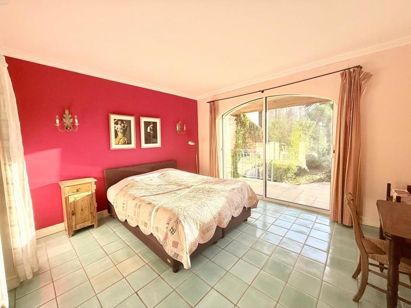 Maison - 225 m² - 6 pièces