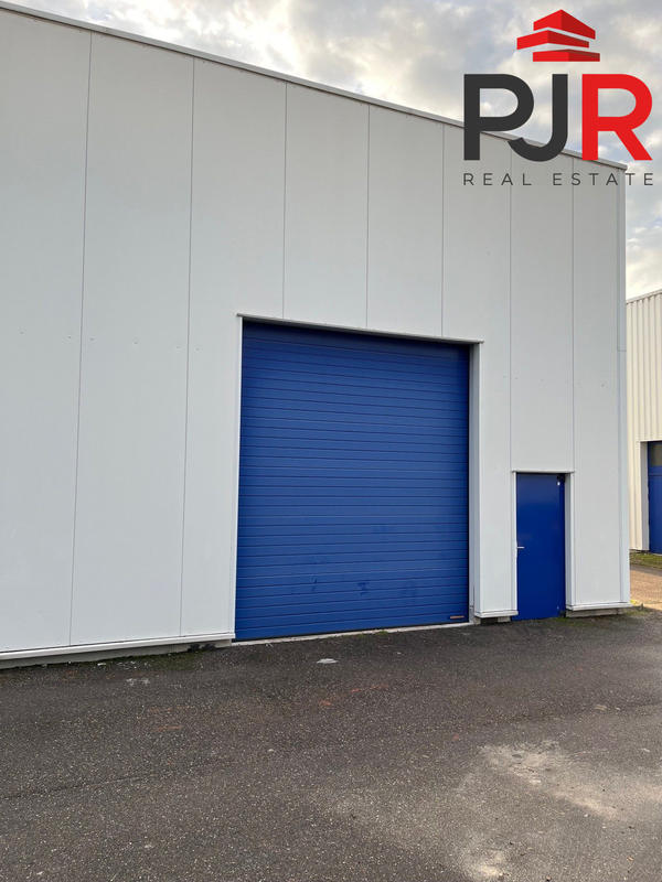 Local d'activités - 245 m²