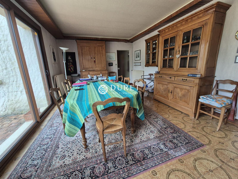 Maison - 202 m² - 8 pièces