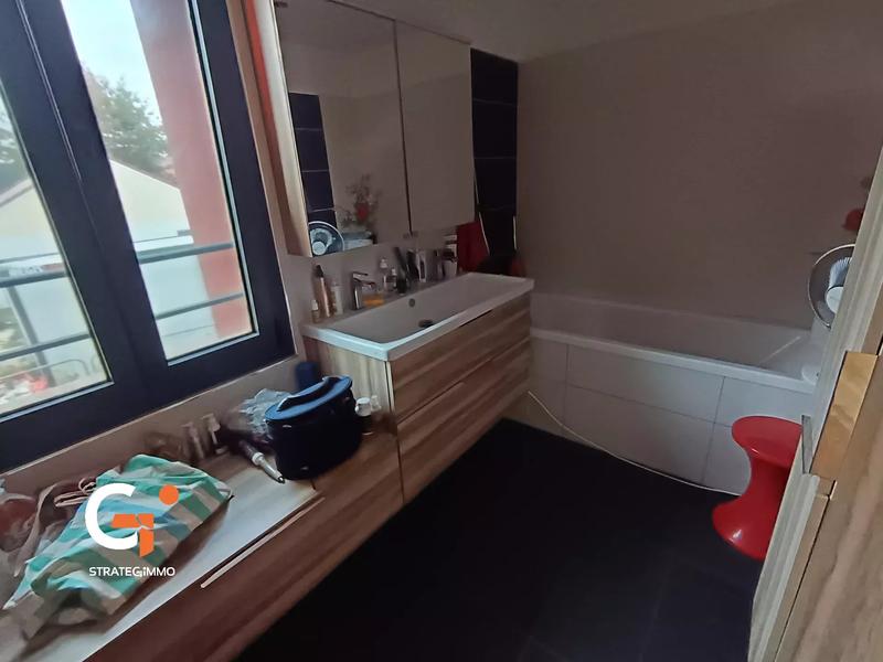 Maison - 195 m² - 8 pièces