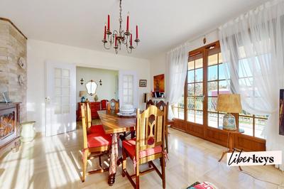 Maison - 152 m² - 6 pièces