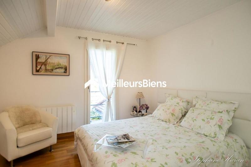 Villa - 189 m² - 8 pièces