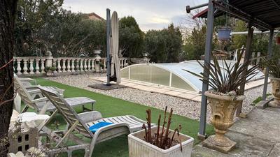 Maison - 187 m² - 9 pièces