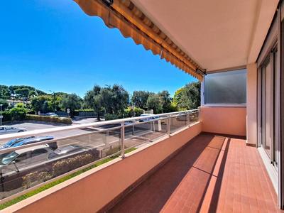 Appartement - 86 m² - 4 pièces