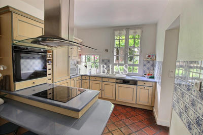 Maison - 225 m² - 8 pièces