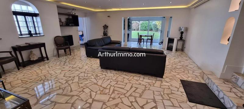 Maison - 210 m² - 7 pièces