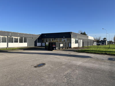 Local commercial - 244 m²