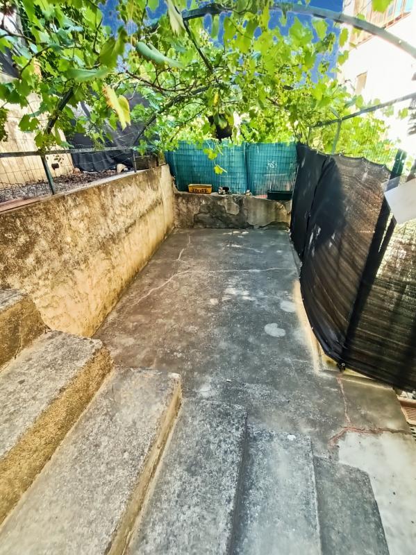 Studio - 89 m² - 3 pièces