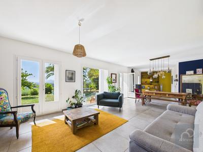 Maison - 160 m² - 5 pièces