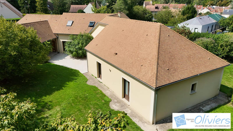 Maison - 260 m² - 9 pièces