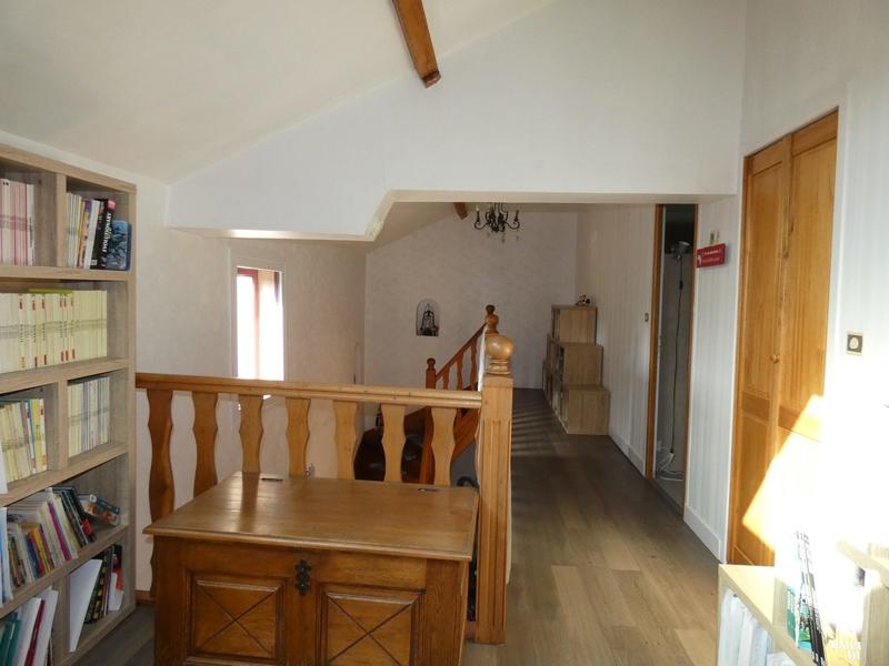 Maison - 324 m² - 9 pièces