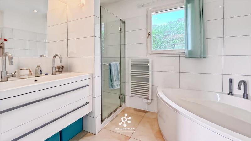 Maison - 147 m² - 6 pièces