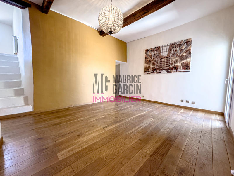 Maison - 220 m² - 9 pièces
