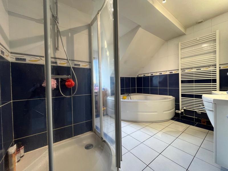 Maison - 208 m² - 7 pièces