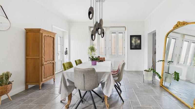 Maison - 236 m² - 7 pièces